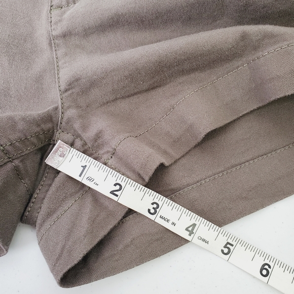 Lascana Shorts Pleat Front - Picture 5 of 9